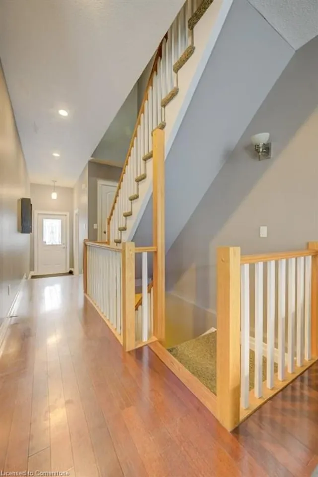 Additional image 16 of 76 Woolwich St Unit 2