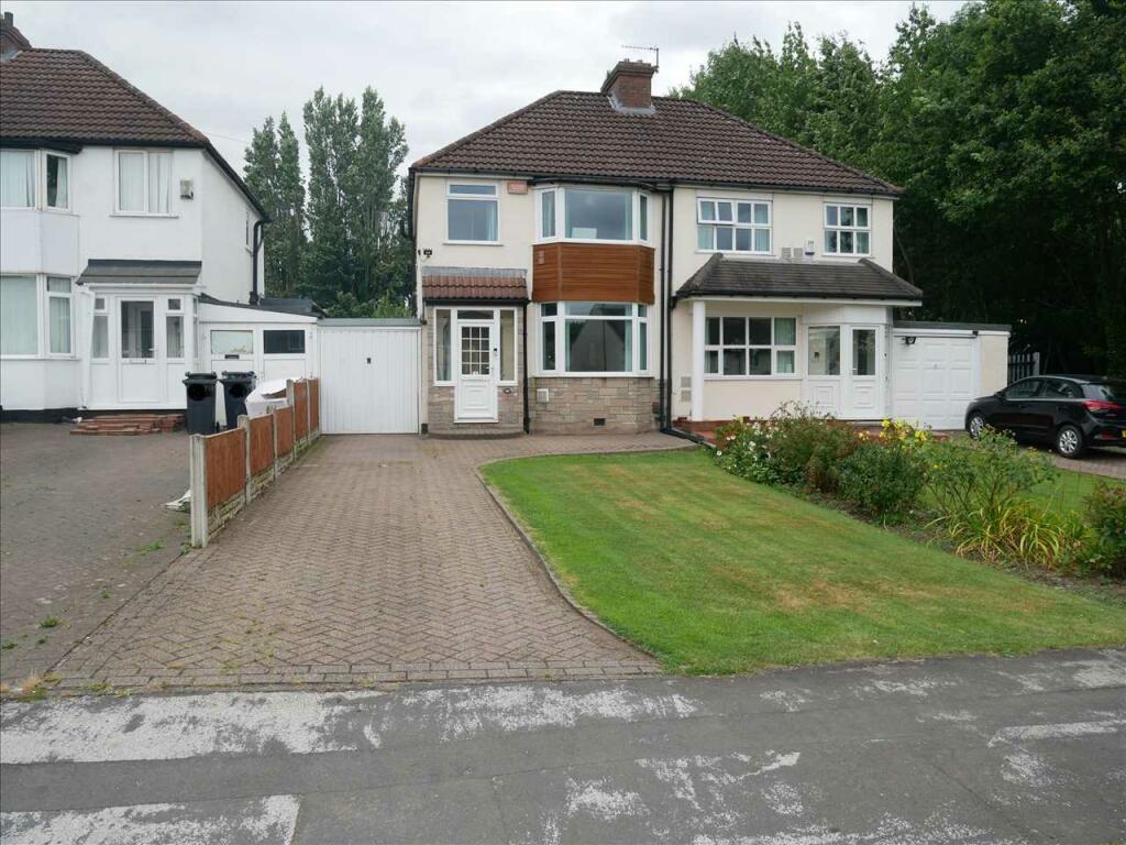 Mackadown Lane, Tile Cross