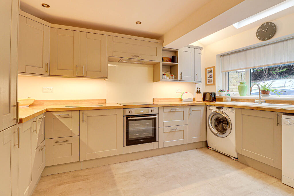 Additional image 8 of St. Martins Close, Harpenden, Hertfordshire, AL5