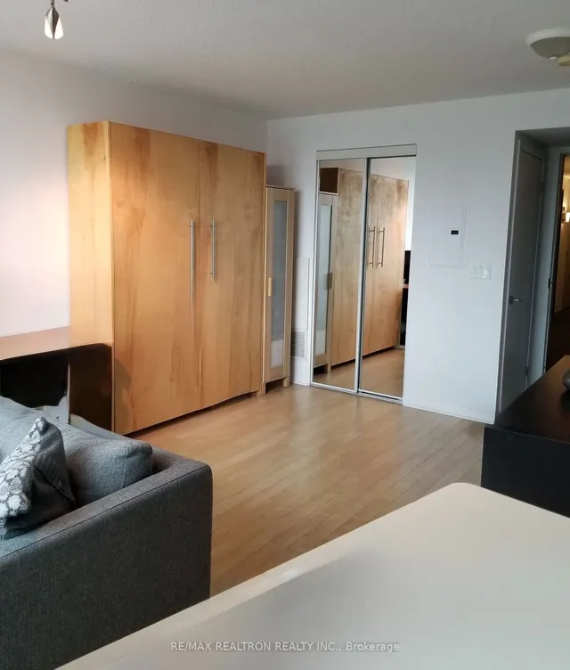 Additional image 14 of 231 Fort York Blvd Unit 1410