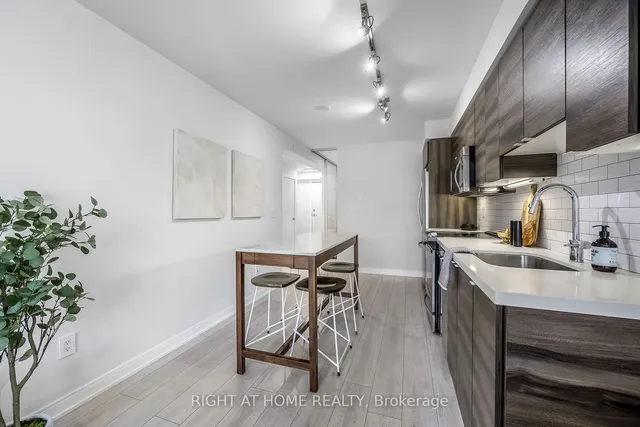 Additional image 7 of 525 Adelaide St Unit 1622