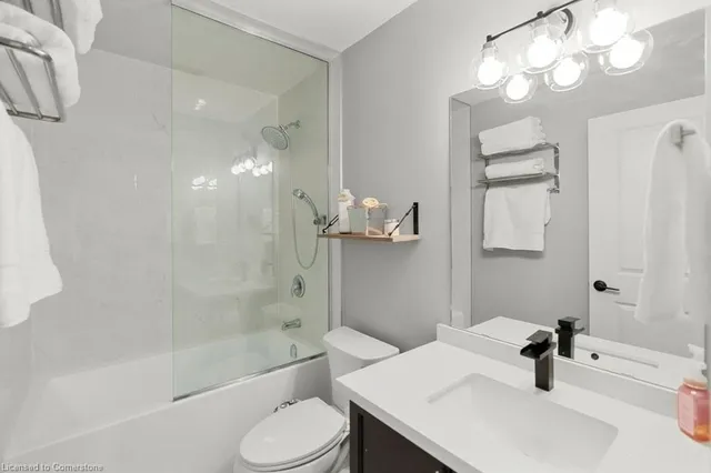 Additional image 35 of 2220 Queensway Dr Unit 13