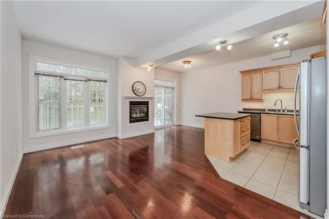 Additional image 10 of 76 Woolwich St Unit 7