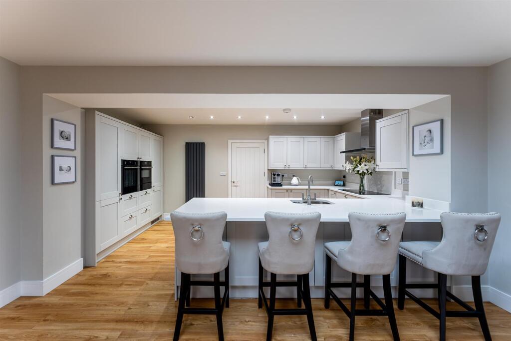 Additional image 5 of Hannah Drive, Locking Parklands - LARGE EXTENSION