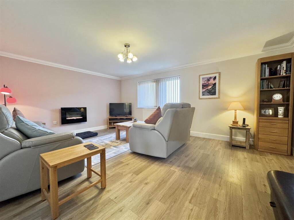 Additional image 4 of Boltongate