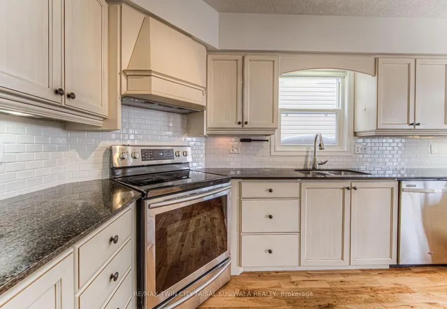 Additional image 10 of 94 Sophia Cres