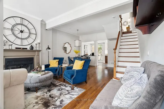 Additional image 3 of 9 Sword St