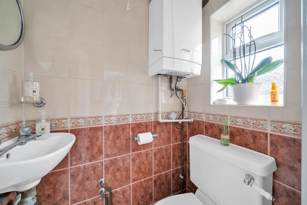 Additional image 16 of Lime Tree Walk, West Wickham