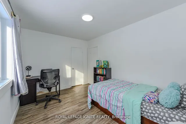 Additional image 18 of 208 Riverplace Cres