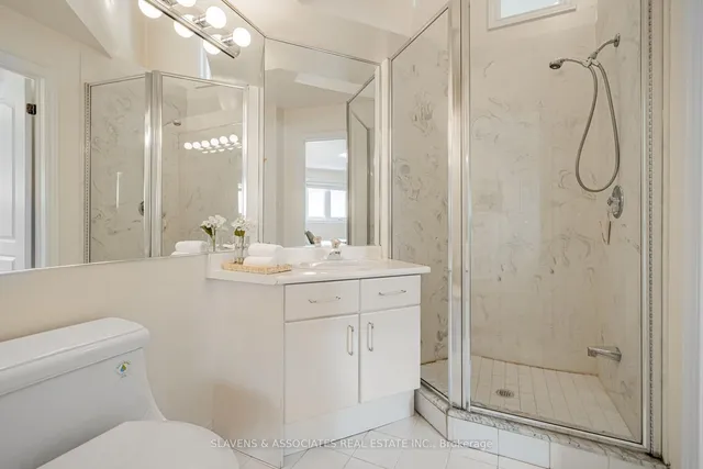 Additional image 26 of 602 Glengrove Ave