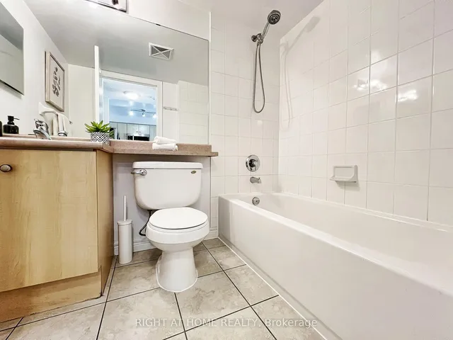 Additional image 29 of 212 Eglinton Ave Unit 502