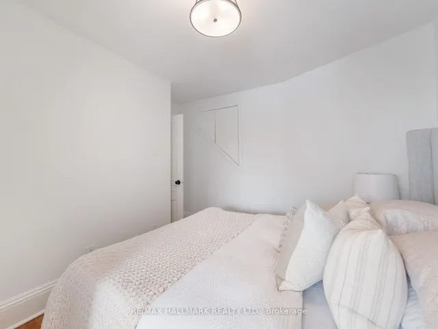 Additional image 29 of 49 Dearbourne Ave