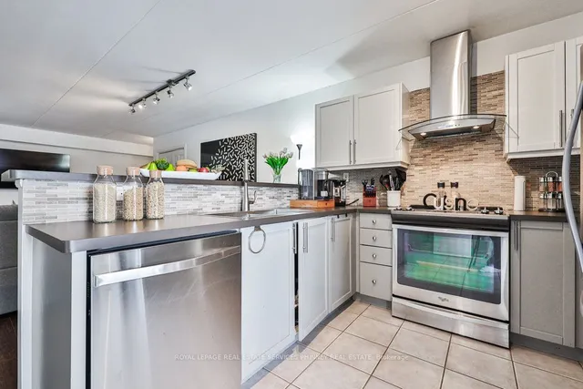 Additional image 9 of 1421 Walker's Line Unit 215