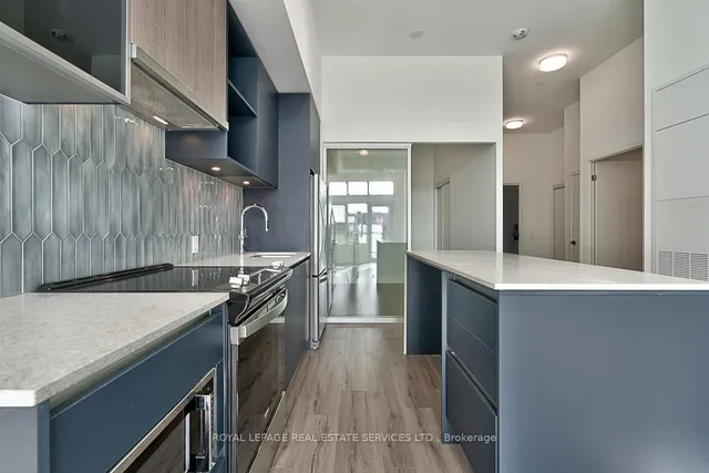 Additional image 8 of 405 Dundas St Unit 101