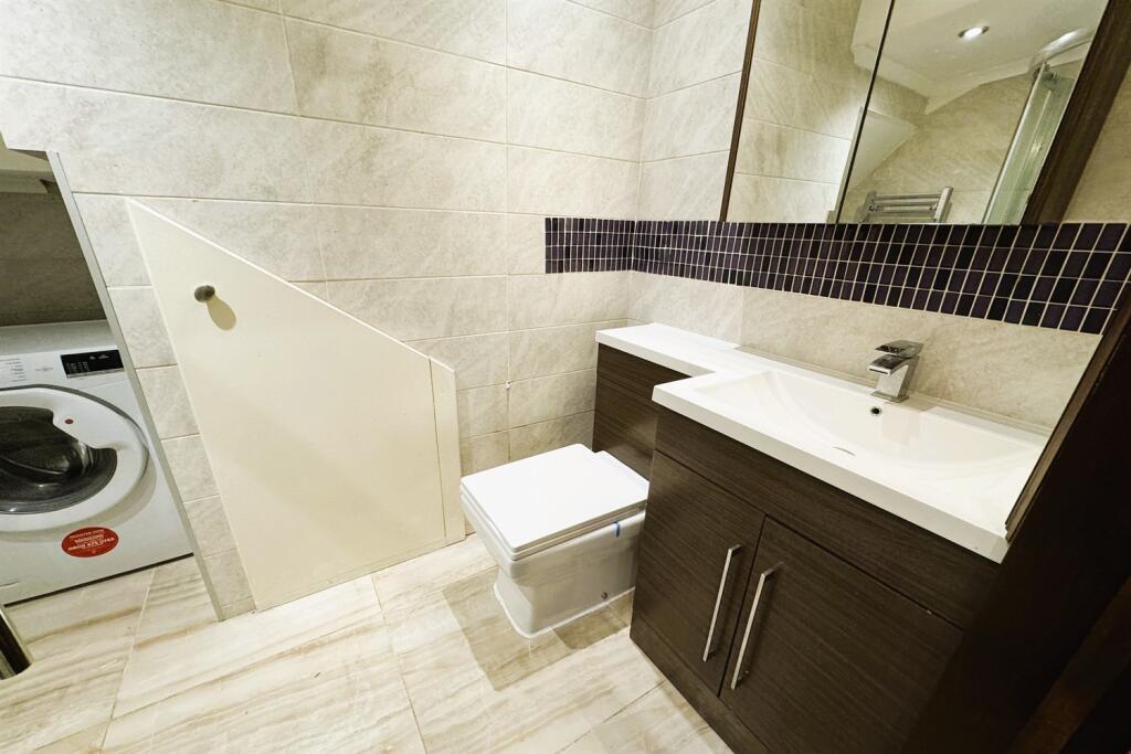 Additional image 9 of 2 bedroom Flat in Winton