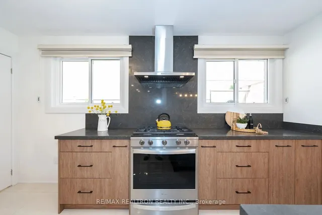 Additional image 28 of 67 Marathon Cres