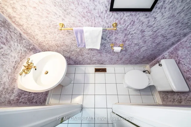 Additional image 19 of 566 Blenheim Cres