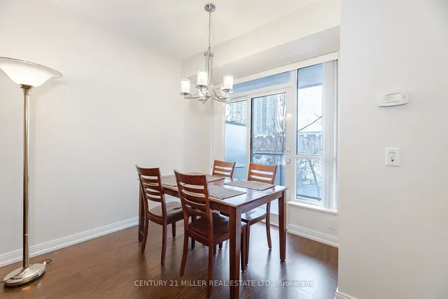 Additional image 17 of 181 Village Green Sq Unit 216