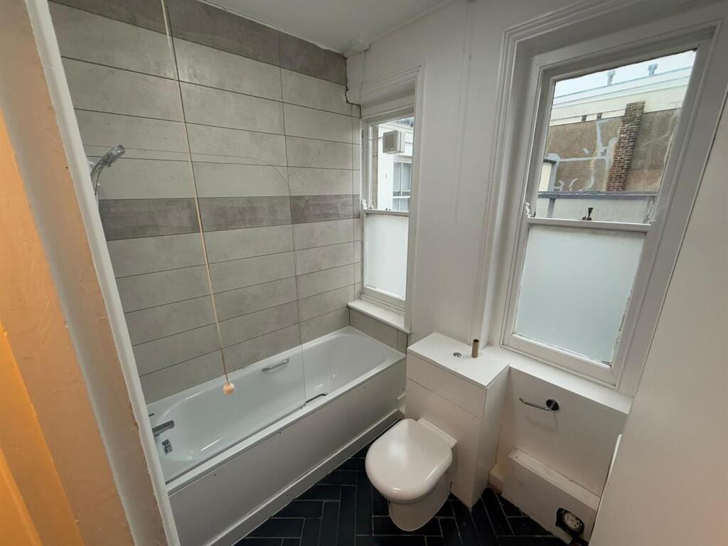 Additional image 5 of Room 4 Clarence Square, Brighton