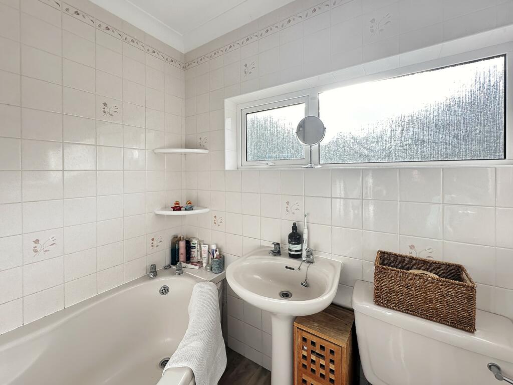 Additional image 11 of Jesmond Avenue, Highcliffe, Dorset. BH23 5AY