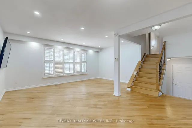 Additional image 9 of 7 Geneva Cres