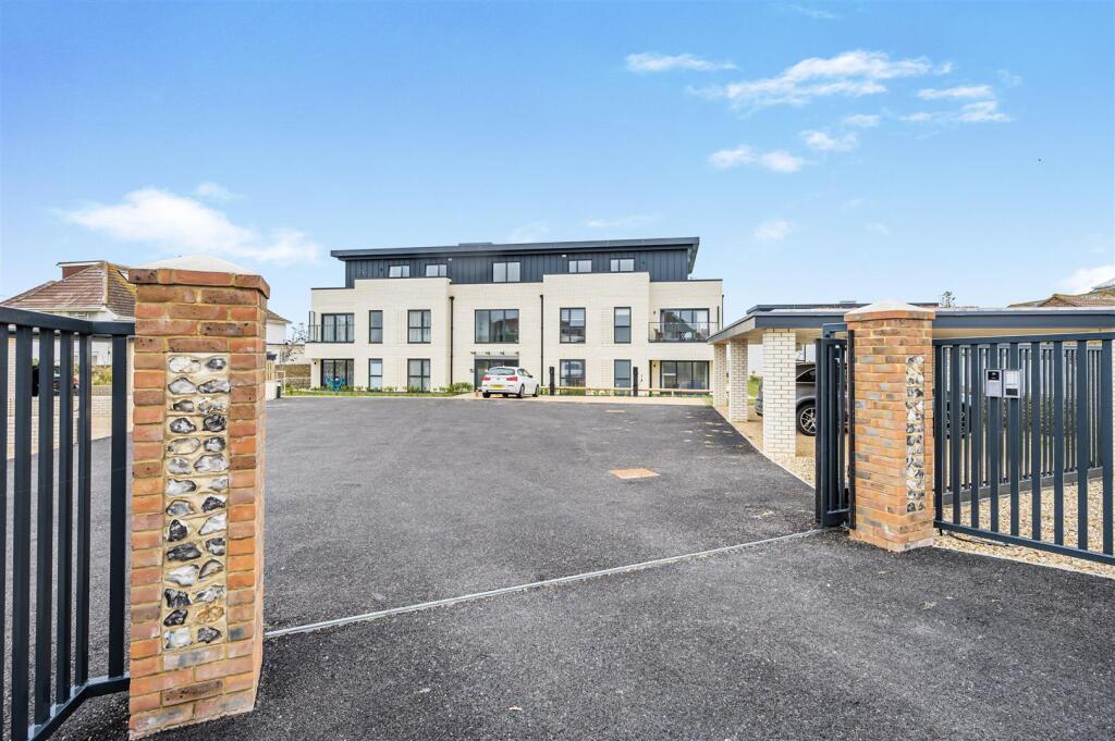 Additional image 33 of Waters Edge, Claremont Road