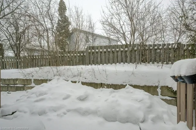 Additional image 34 of 76 Woolwich St Unit 2