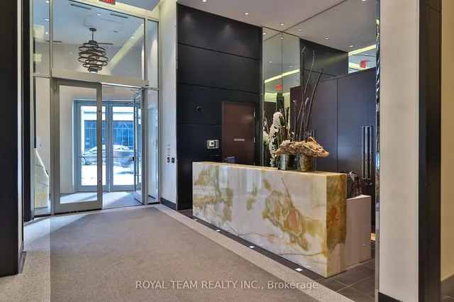 Additional image 3 of 32 Davenport Rd Unit 1403