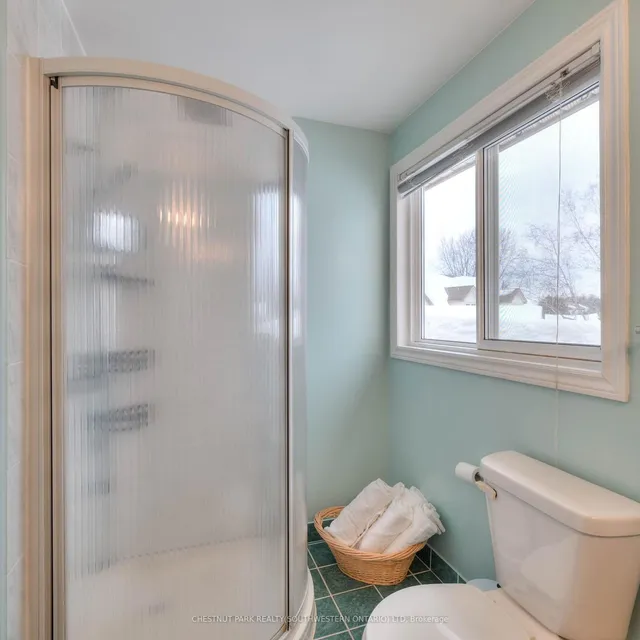 Additional image 29 of 105 Sabrina Cres