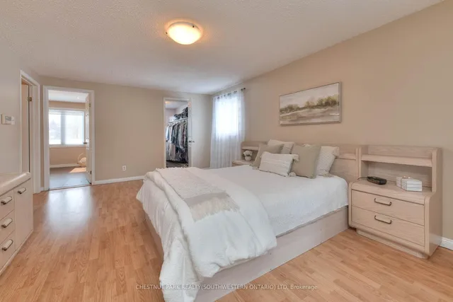 Additional image 32 of 105 Sabrina Cres