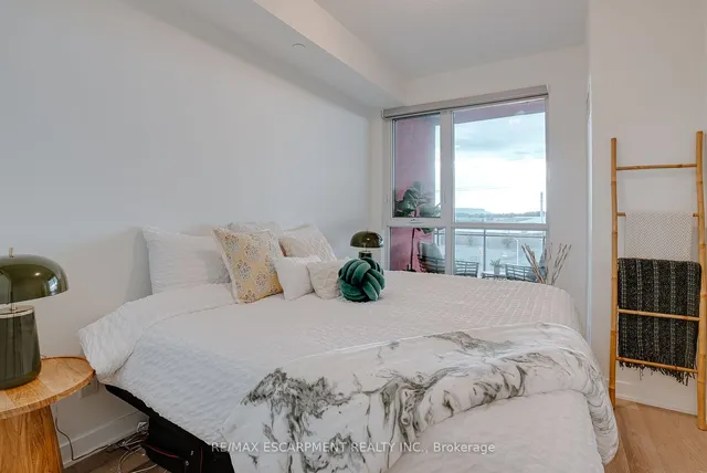 Additional image 25 of 5230 DUNDAS St Unit 527