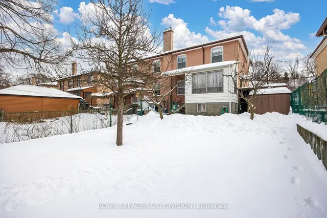 Additional image 31 of 51 Edinborough Crt