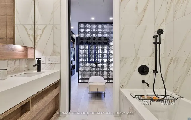 Additional image 21 of 505 Richmond St Unit 419