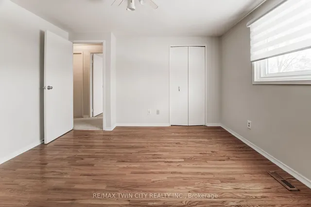 Additional image 8 of 122 FOREST GLEN Cres