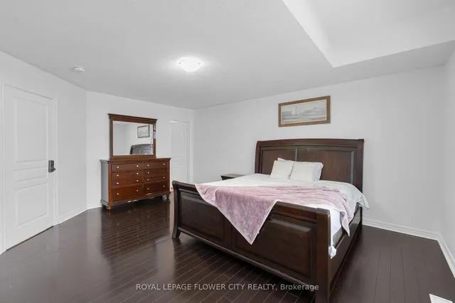 Additional image 39 of 28 DRUMMONDVILLE Dr