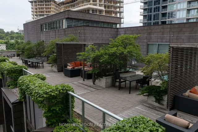 Additional image 17 of 121 MCMAHON Dr Unit 2802