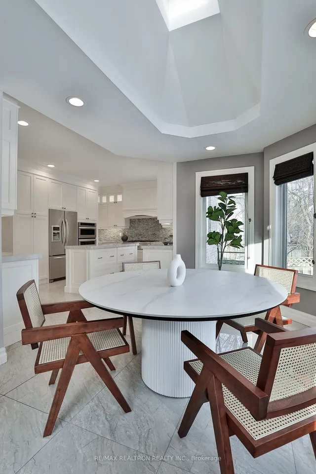 Additional image 24 of 243 Dunview Ave