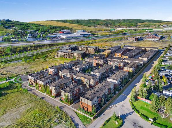 Additional image 4 of 616 N Greenbriar Cmn NW, Calgary, AB T3B 6J3