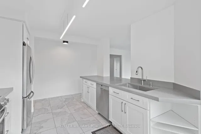 Additional image 16 of 10 Yonge St Unit 2212