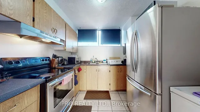 Additional image 9 of 4645 Jane St Unit 637