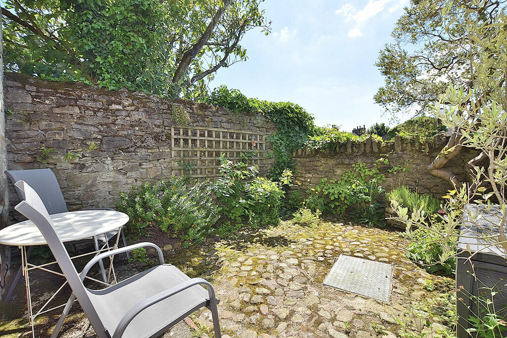 Additional image 3 of Youngs Yard, Richmond