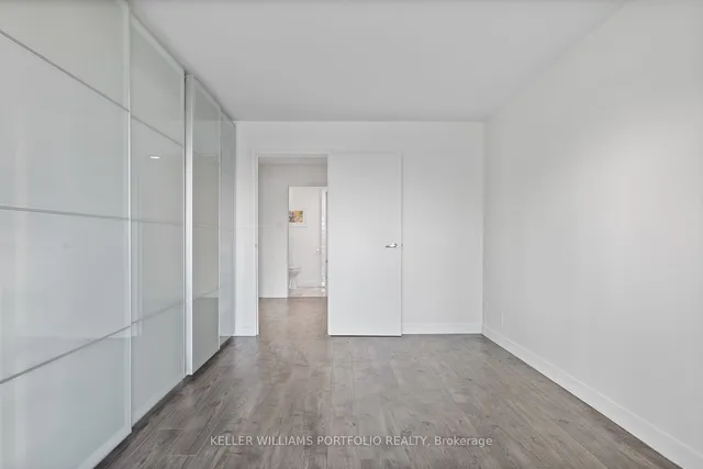 Additional image 31 of 10 Yonge St Unit 2212