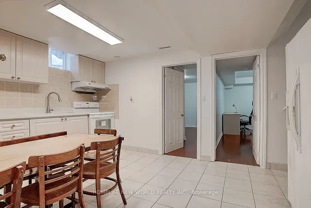 Additional image 31 of 17 Pale Moon Cres