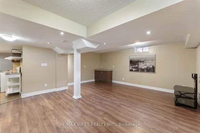 Additional image 29 of 33 Lone Rock Circ