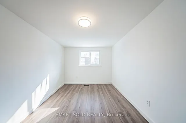 Additional image 31 of 25 Esterbrooke Ave Unit 113