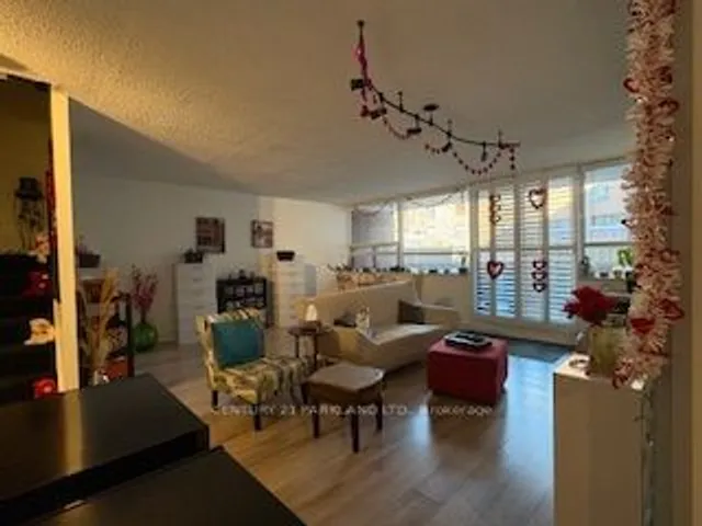 Additional image 7 of 4060 Lawrence Ave Unit 111