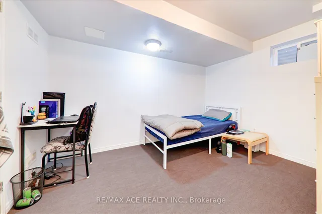 Additional image 26 of 811 Military Tr