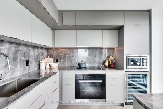 Additional image 9 of 185 Alberta Ave Unit 907