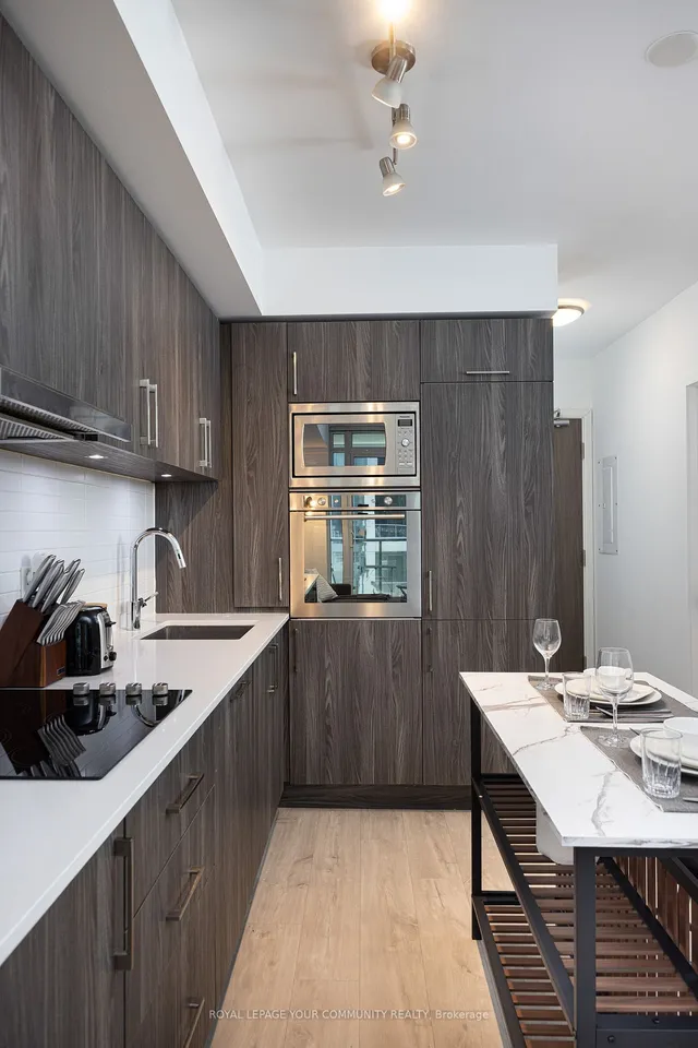 Additional image 11 of 27 Bathurst St Unit 517W