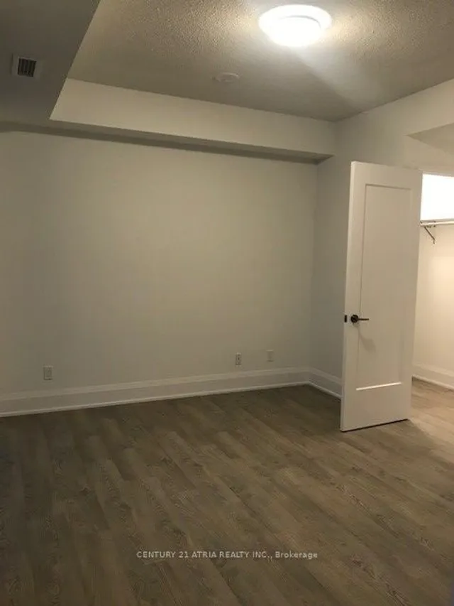 Additional image 7 of 101 Erskine Ave Unit 2715